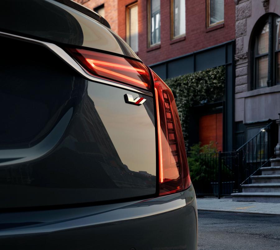 Детали экстерьера Cadillac CT6 V-Sport 2018 года  (NA) (фото 3 из 14)